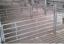 Load image into Gallery viewer, ODE 5 Bar Cattle Division Gate/Panel